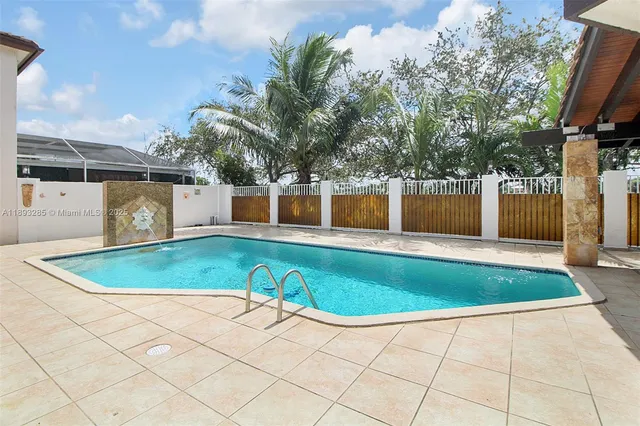 $999,900 | 8416 Northwest 201st Street, Hialeah, FL 33015