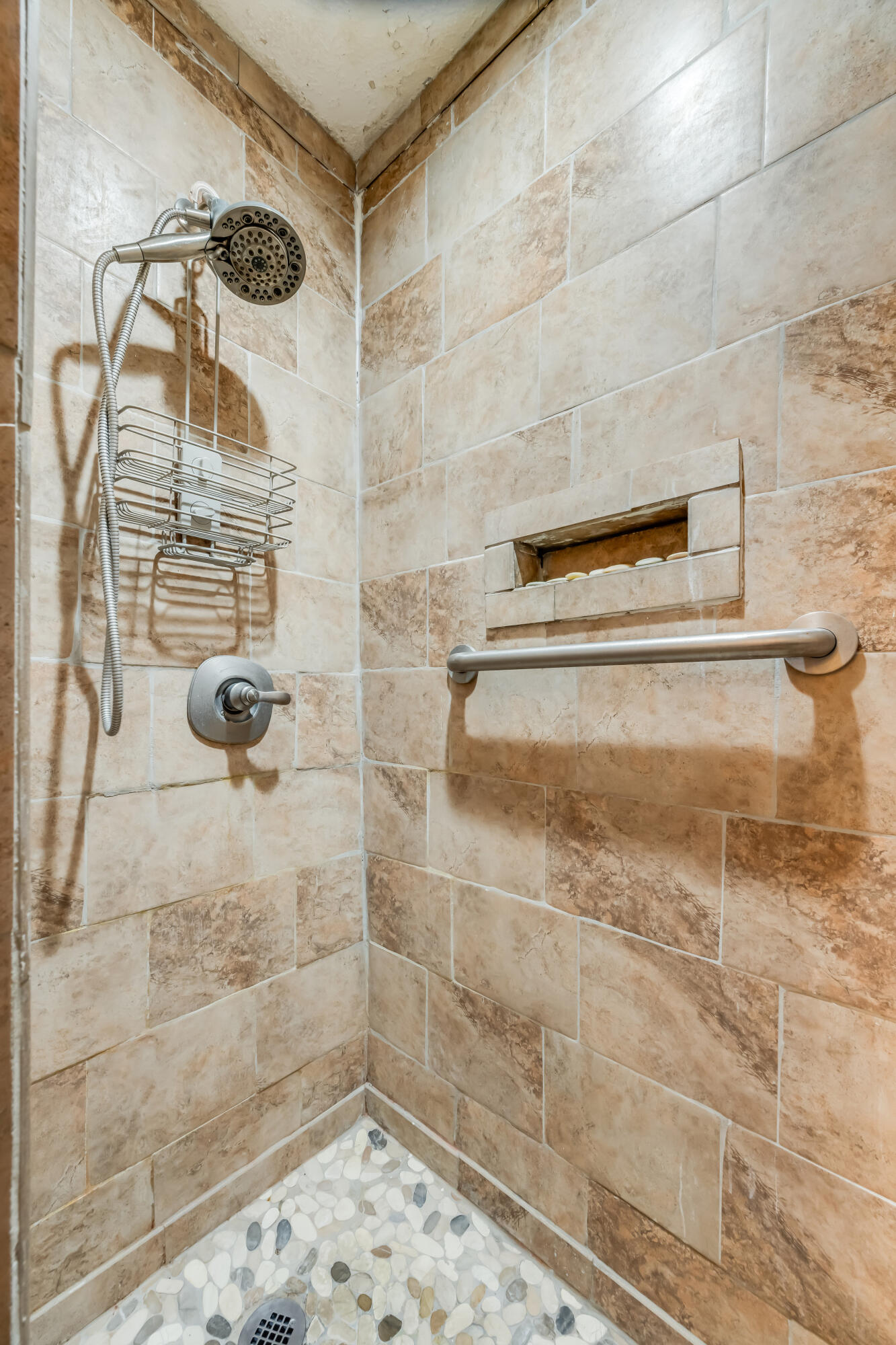 3382 Polly Lane Crestview, FL 32539 - Photo 18 of 31 3382 Bathroom2