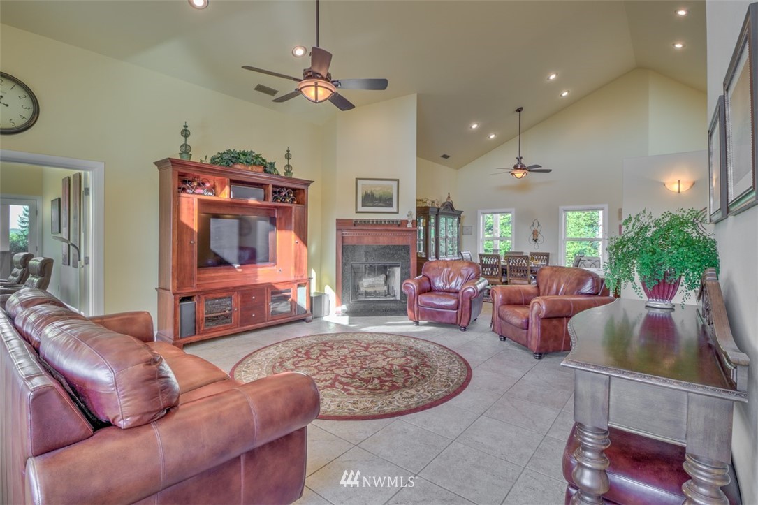184 Capitol Ridge Road Oakville, WA 98568 - Photo 2 of 25