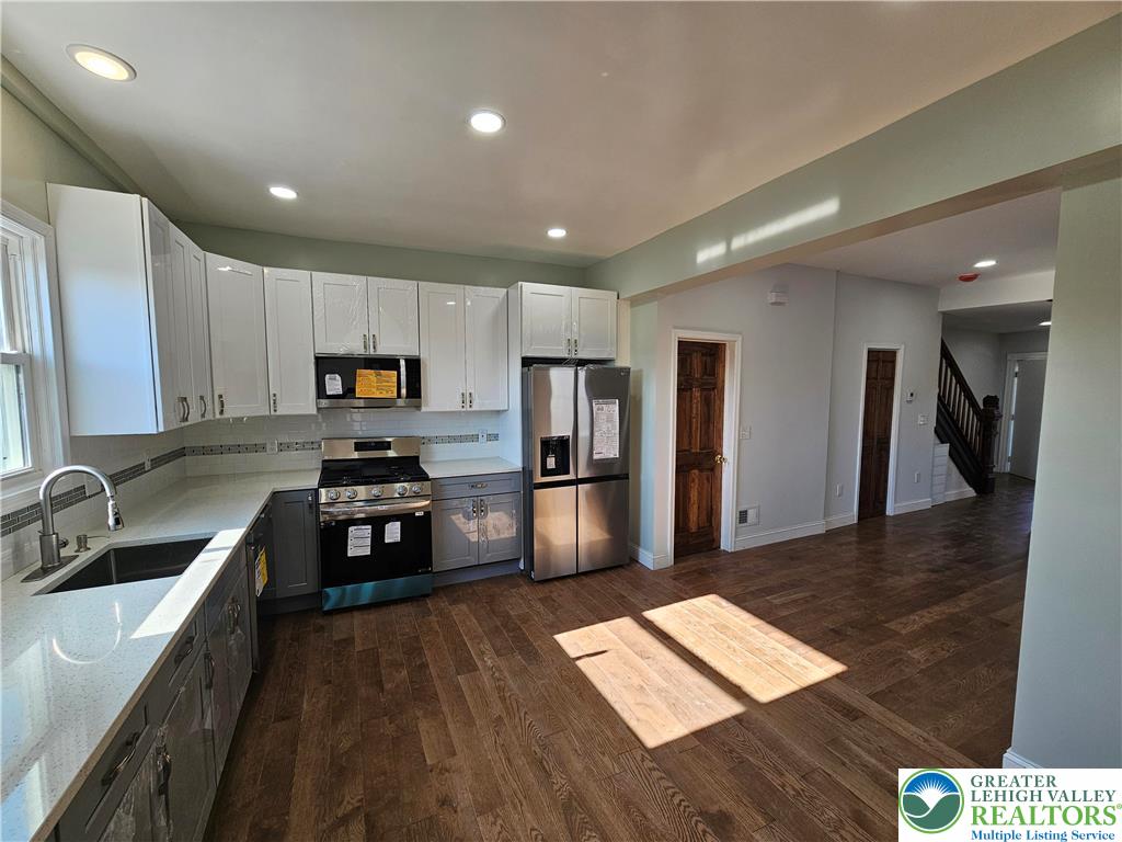 912 Spring Garden Street Easton, PA 18042 - Photo 4 of 14
