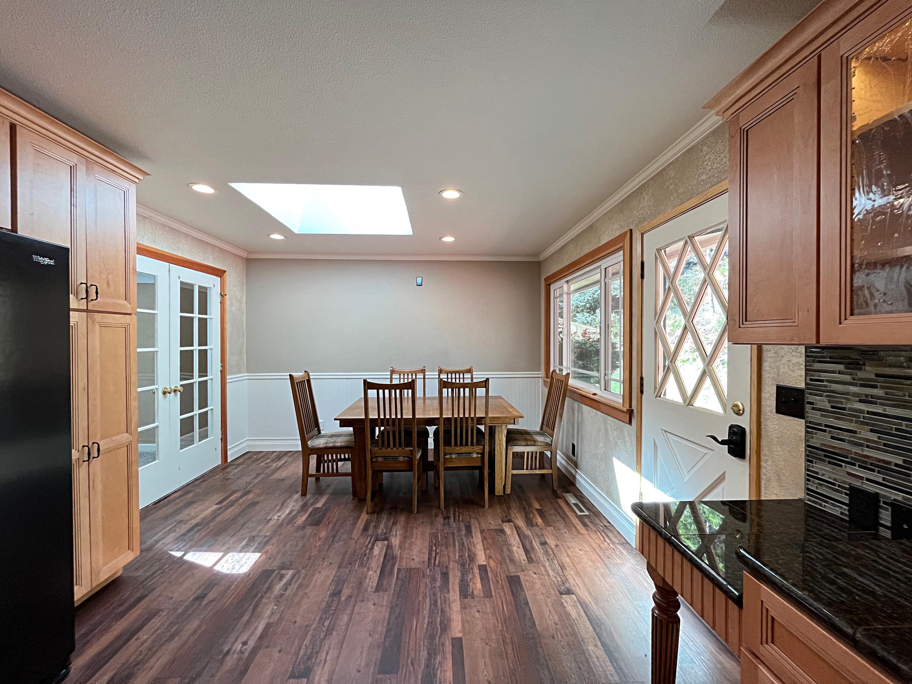 7569 Berta Road Eureka, CA 95503 - Photo 26 of 137 Main House-Dining