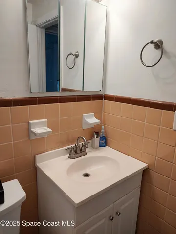 $420,000 | 211 Ave De Paz, Indialantic, FL 32903