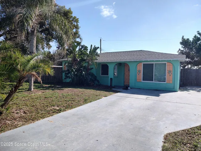 $420,000 | 211 Ave De Paz, Indialantic, FL 32903