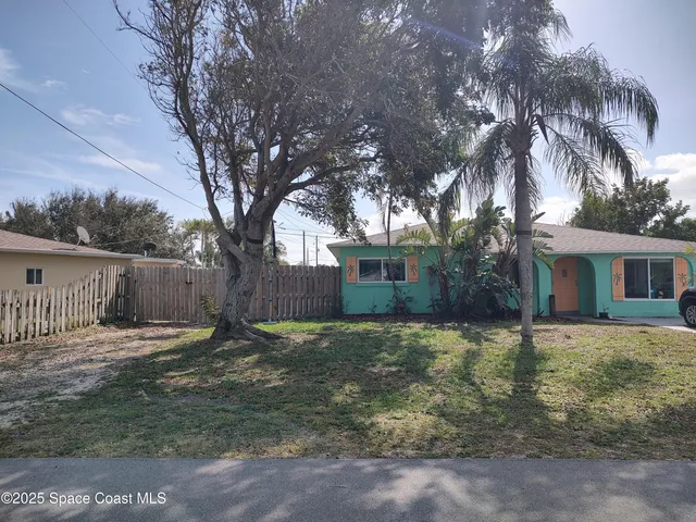 $420,000 | 211 Ave De Paz, Indialantic, FL 32903