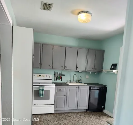 $420,000 | 211 Ave De Paz, Indialantic, FL 32903