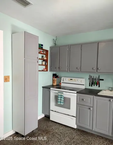 $420,000 | 211 Ave De Paz, Indialantic, FL 32903