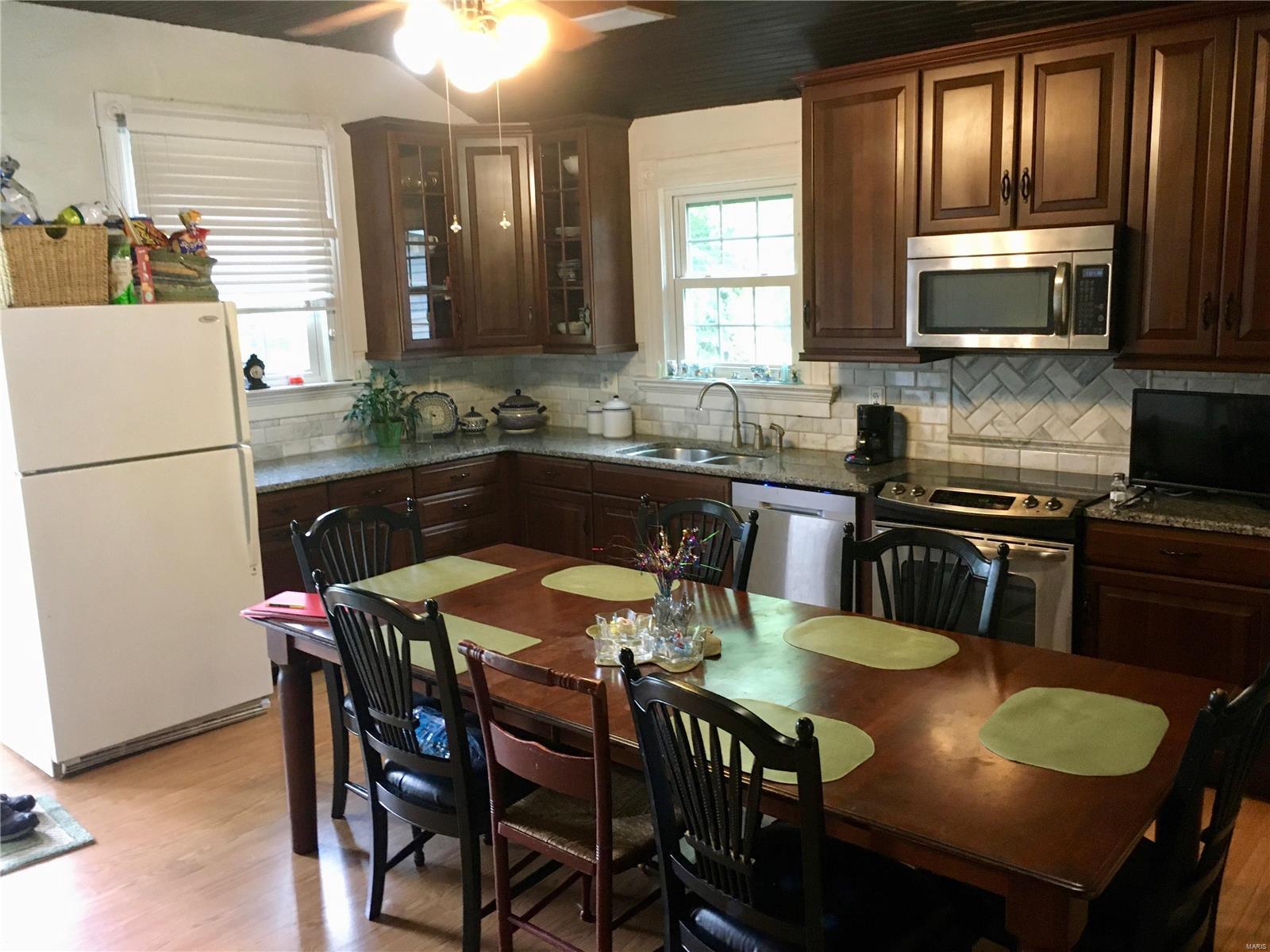 225 Brown Road St. Peters, MO 63376 - Photo 5 of 34