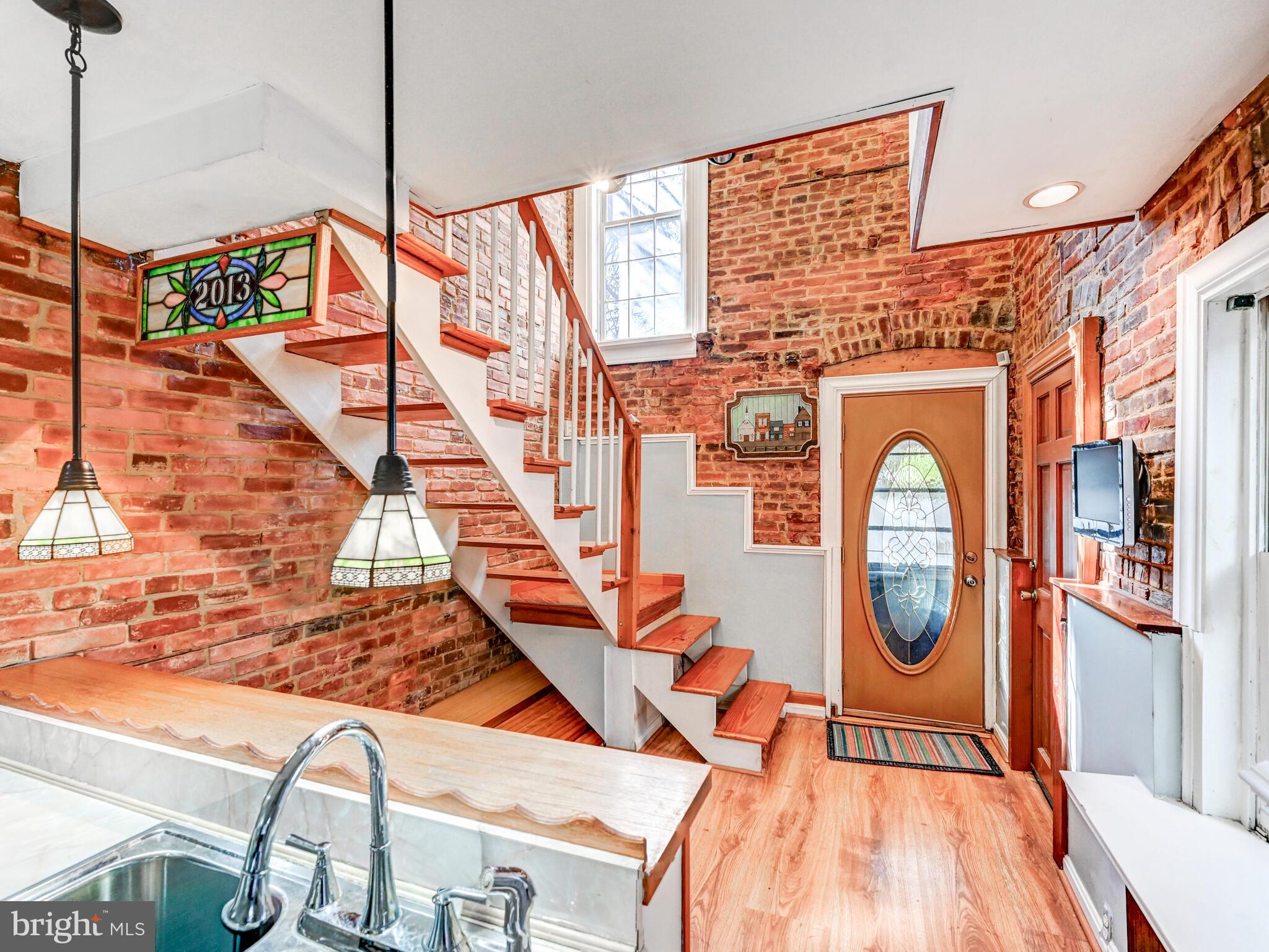 2013 Bank Street Baltimore, MD 21231 - Photo 15 of 38 a very nice looking room with windows