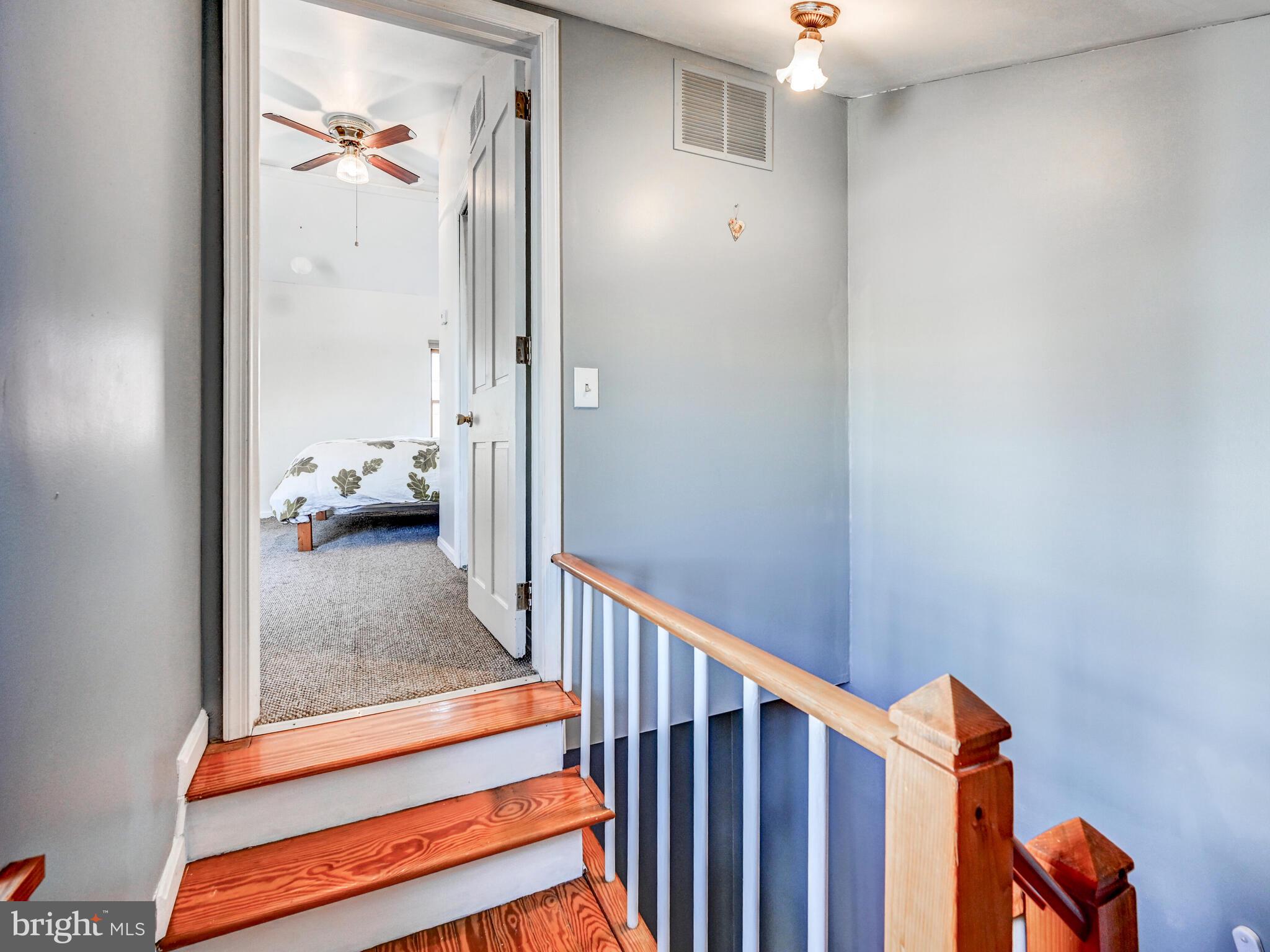 2013 Bank Street Baltimore, MD 21231 - Photo 28 of 38 a view of a hallway with a living room