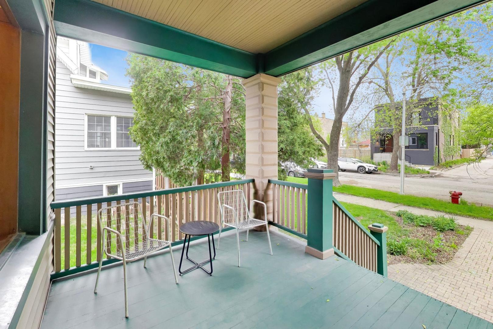 3926 North Ridgeway Avenue Chicago, IL 60618 - Photo 1 of 7