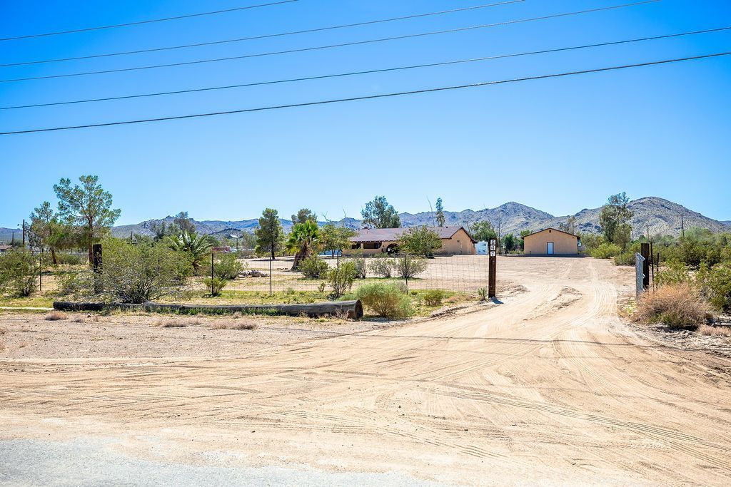 647 East Springer Avenue Ridgecrest, CA 93555 - Photo 1 of 43 Gallery Image 1