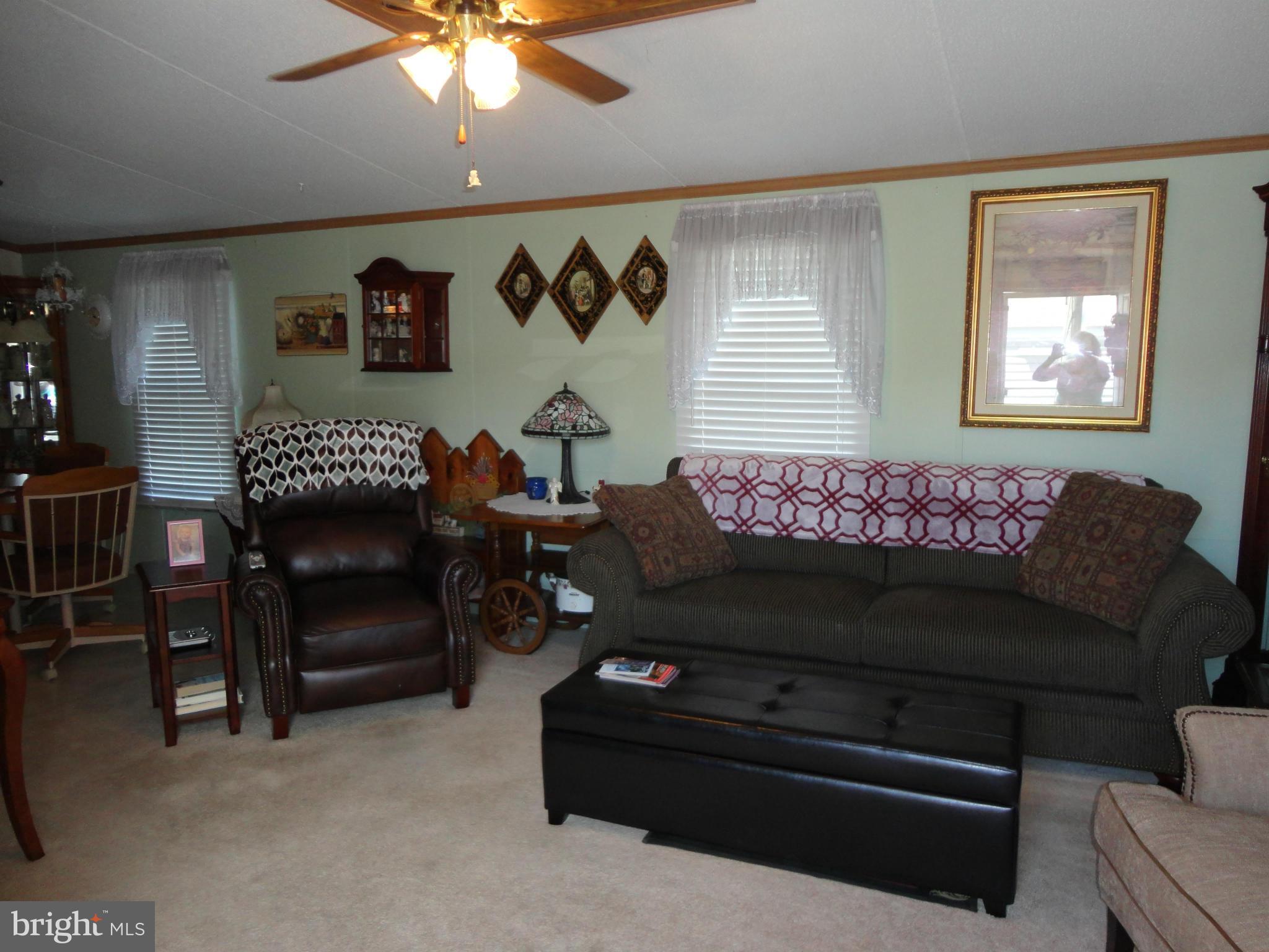 54 Shore Road Sparrows Point, MD 21219 - Photo 5 of 9 Living Room