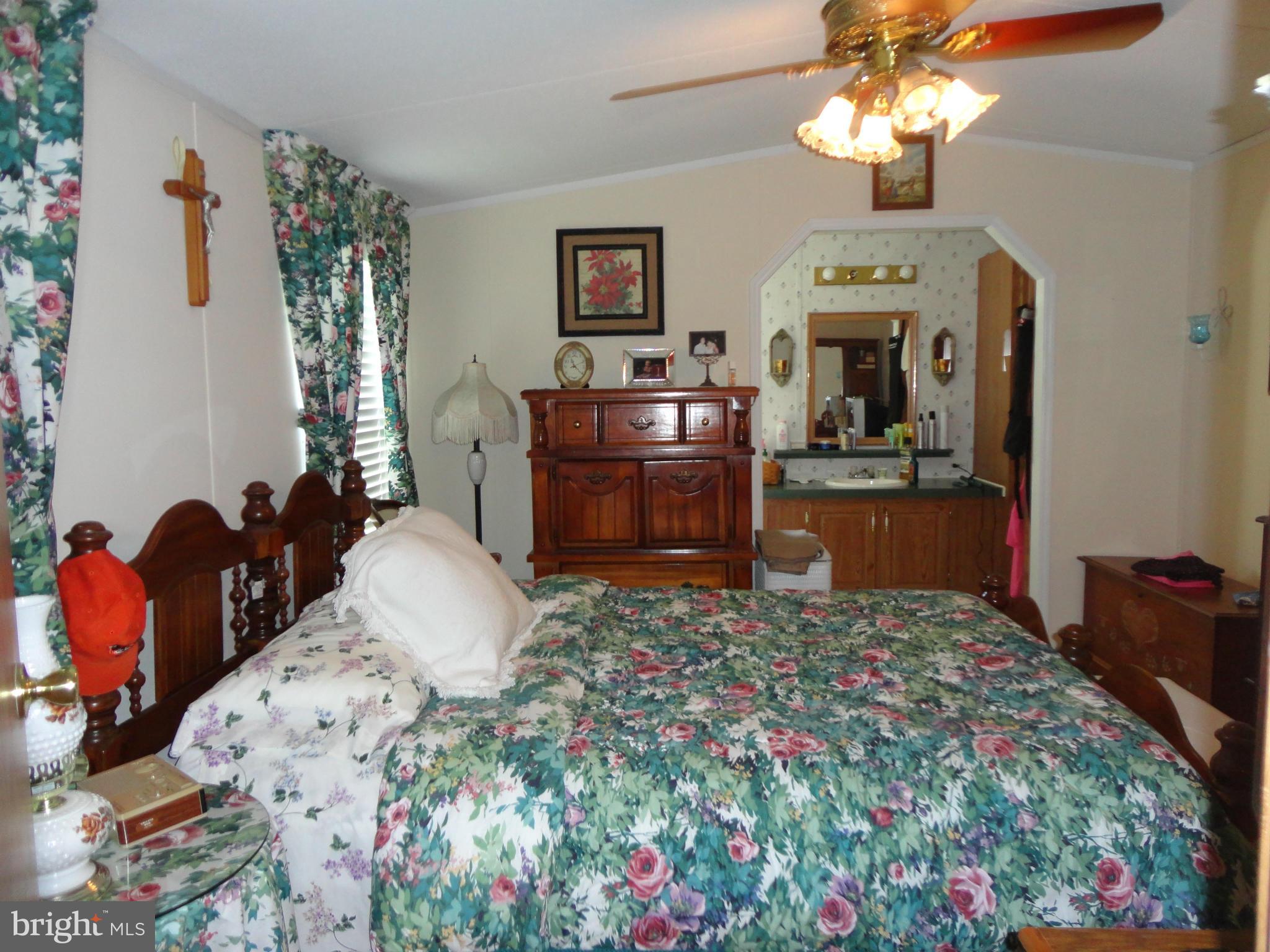 54 Shore Road Sparrows Point, MD 21219 - Photo 7 of 9 Bedroom (Master)