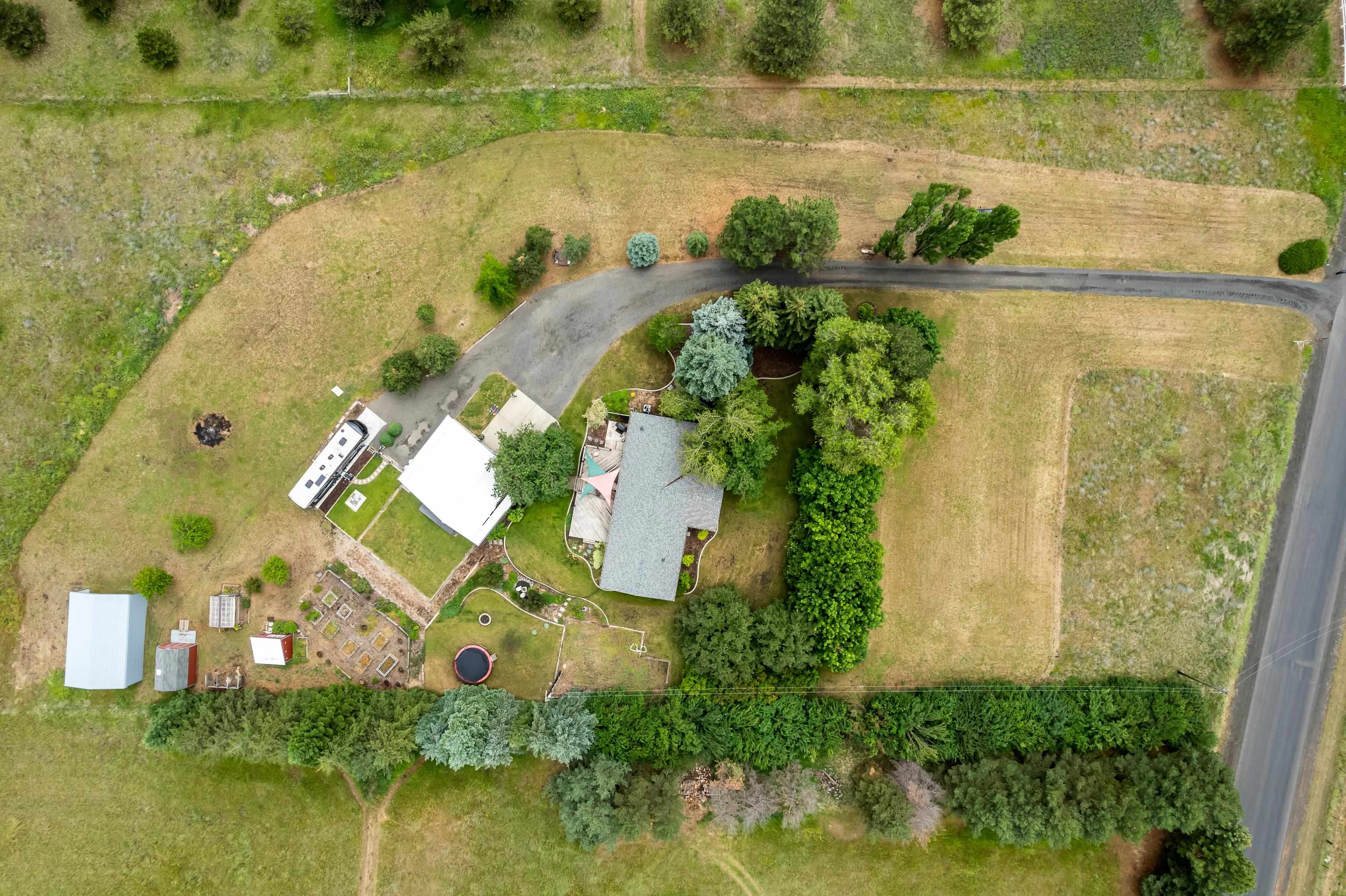 15807 South Keeney Road Spokane, WA 99224 - Photo 1 of 44