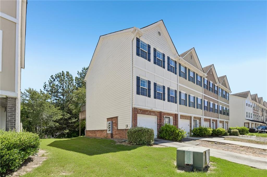 6383 Redan Square Lithonia, GA 30058 - Photo 2 of 19