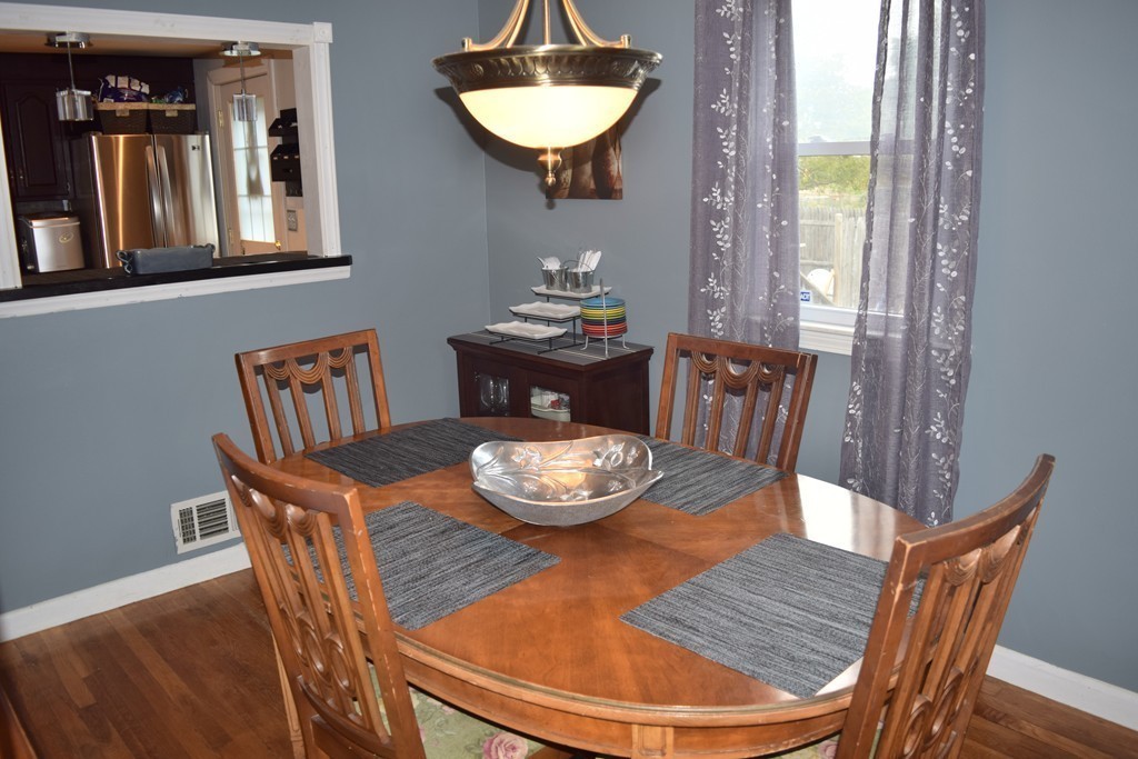 181 Durbeck Road Rockland, MA 02370 - Photo 6 of 29 Gallery Image 6