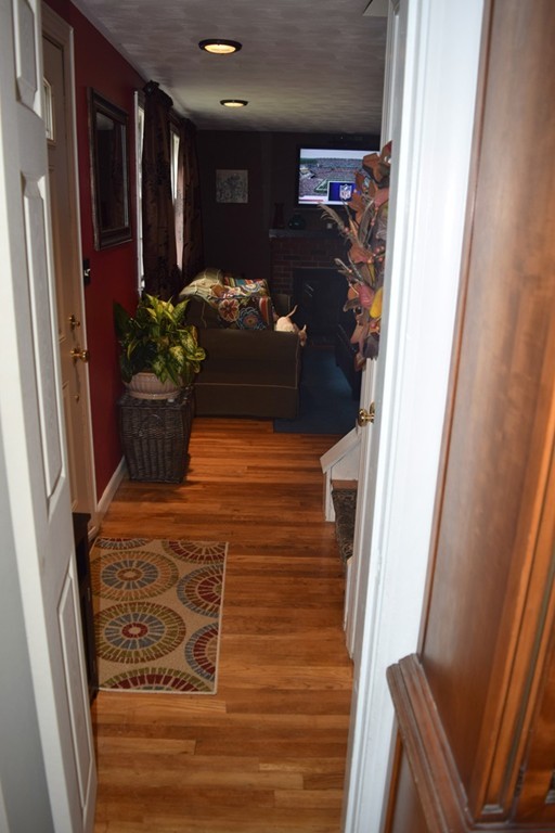 181 Durbeck Road Rockland, MA 02370 - Photo 8 of 29 Gallery Image 8