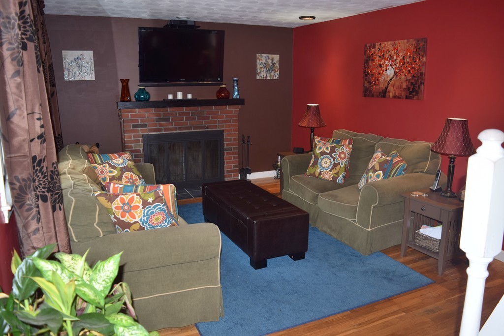 181 Durbeck Road Rockland, MA 02370 - Photo 9 of 29 Gallery Image 9