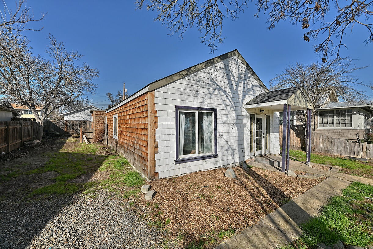 537 Laurel Street Central Point, OR 97502 - Photo 25 of 27 DSC_8537
