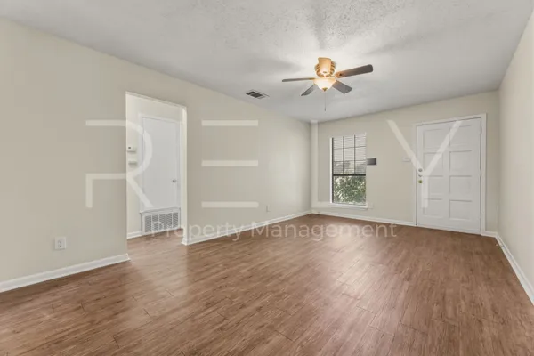 $1,395 | 205 West William Cannon Drive, Unit B, Austin, TX 78745