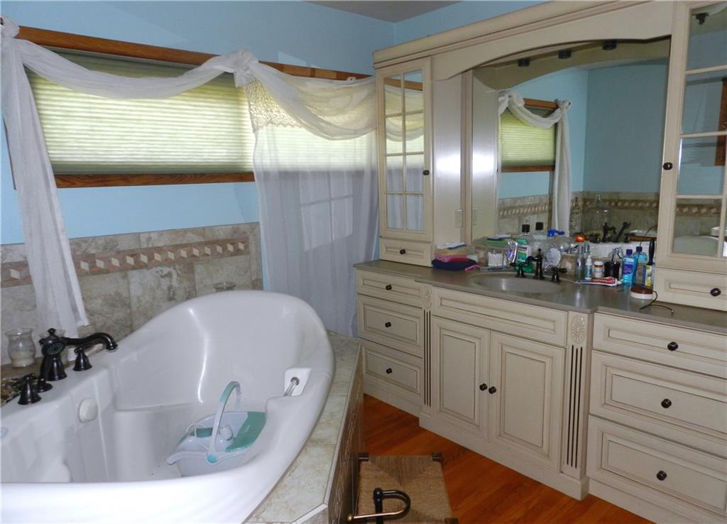 718 Gardner Center Road New Castle, PA 16101 - Photo 11 of 18