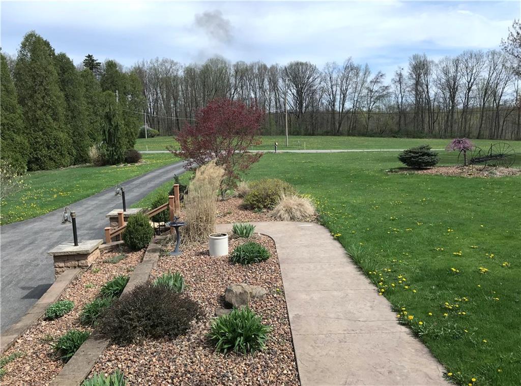 718 Gardner Center Road New Castle, PA 16101 - Photo 3 of 18