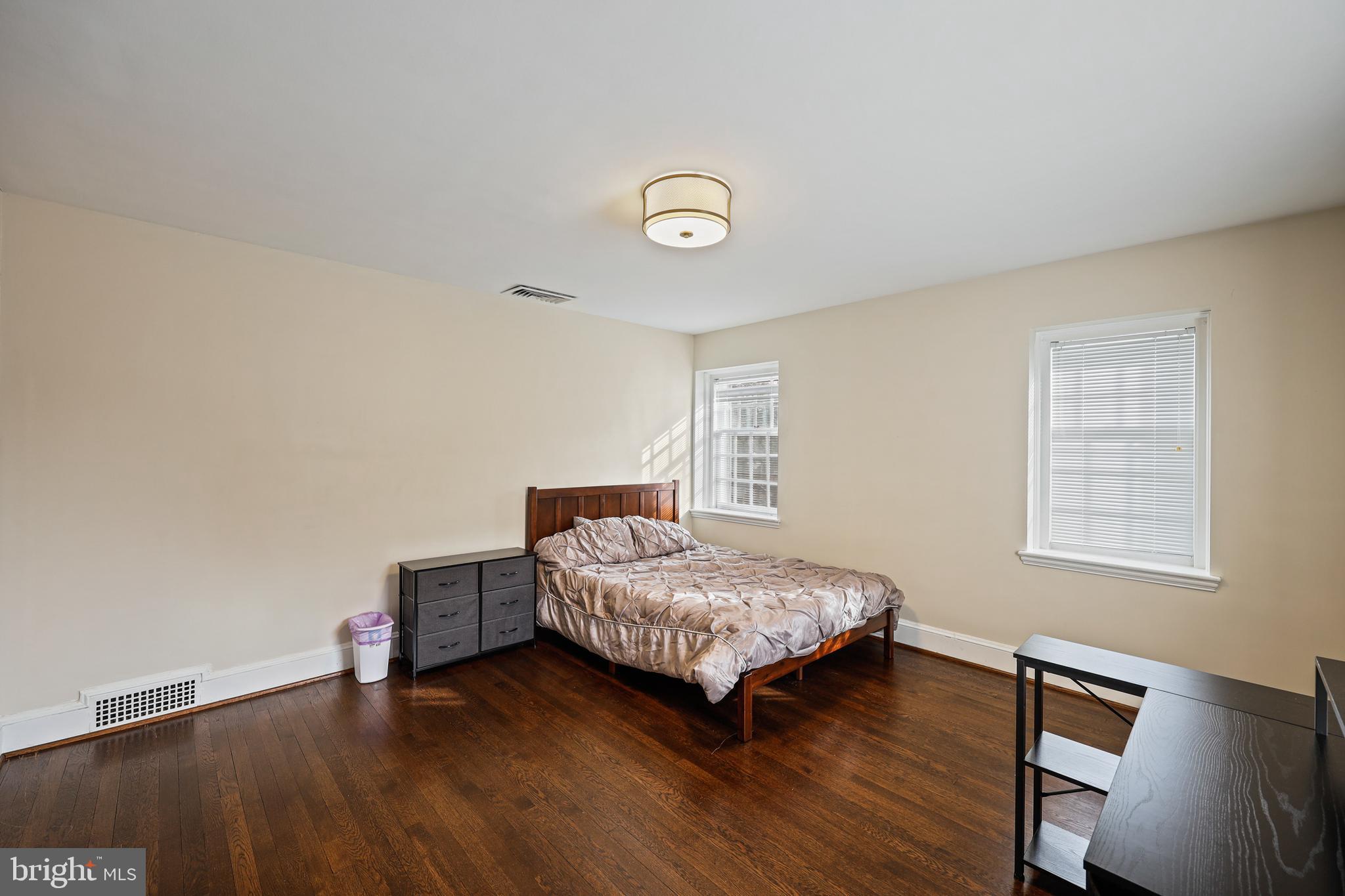 119 St Dunstans Road Baltimore, MD 21212 - Photo 29 of 54 a living room with furniture and a window