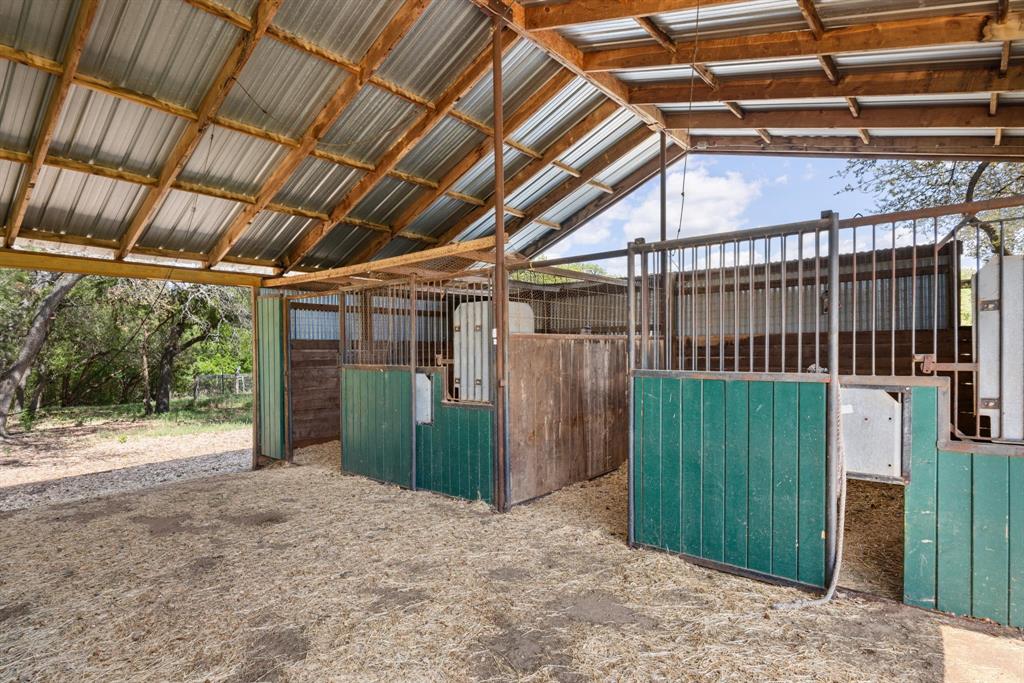 1311 Williamson Road Granbury, TX 76048 - Photo 15 of 40
