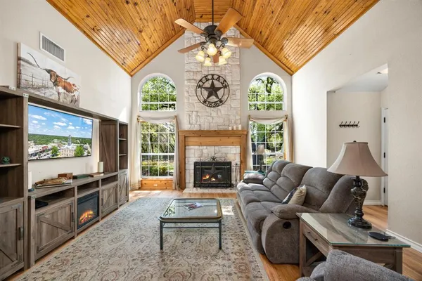 $1,295,000 | 1311 Williamson Road, Granbury, TX 76048