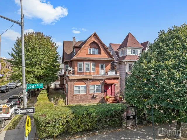 $3,550,000 | 339 Ocean Parkway | Kensington