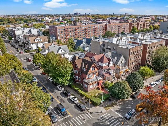 $3,550,000 | 339 Ocean Parkway | Kensington