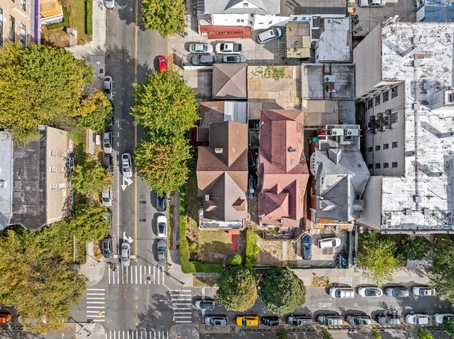 $3,550,000 | 339 Ocean Parkway | Kensington