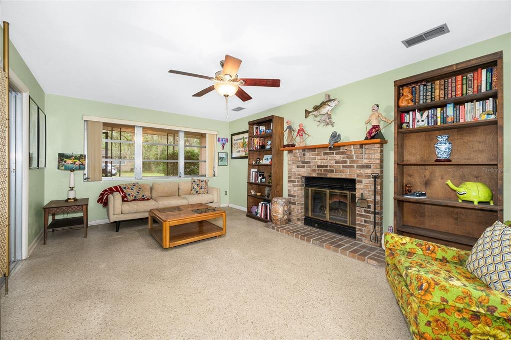 318 Southwest 40 Terrace Gainesville, FL 32607 - Photo 7 of 28