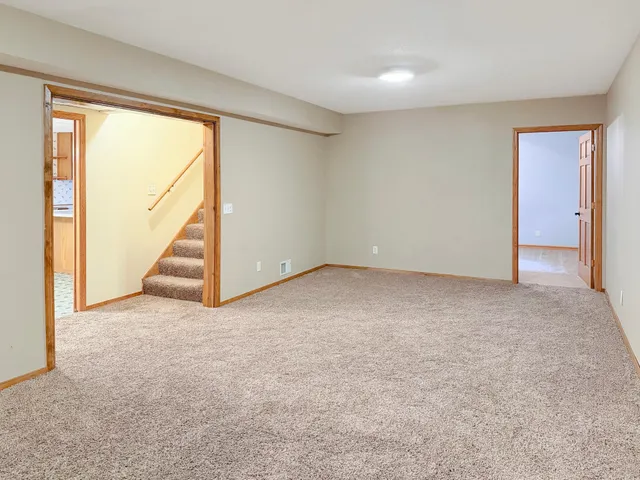 $319,900 | 509 Summer Lane, Lakefield, MN 56150