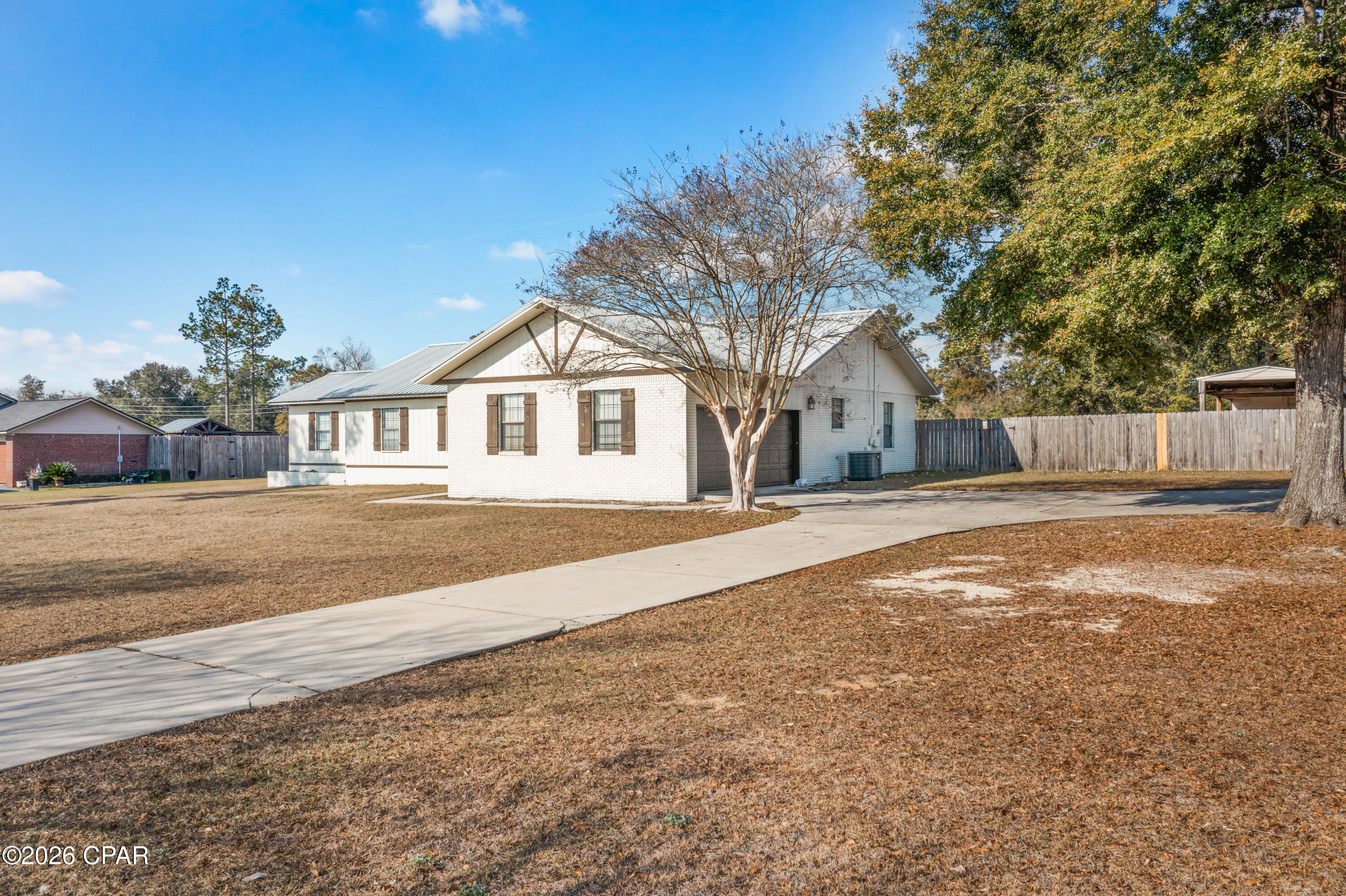 5227 Woodgate Way Marianna, FL 32446 - Photo 4 of 39