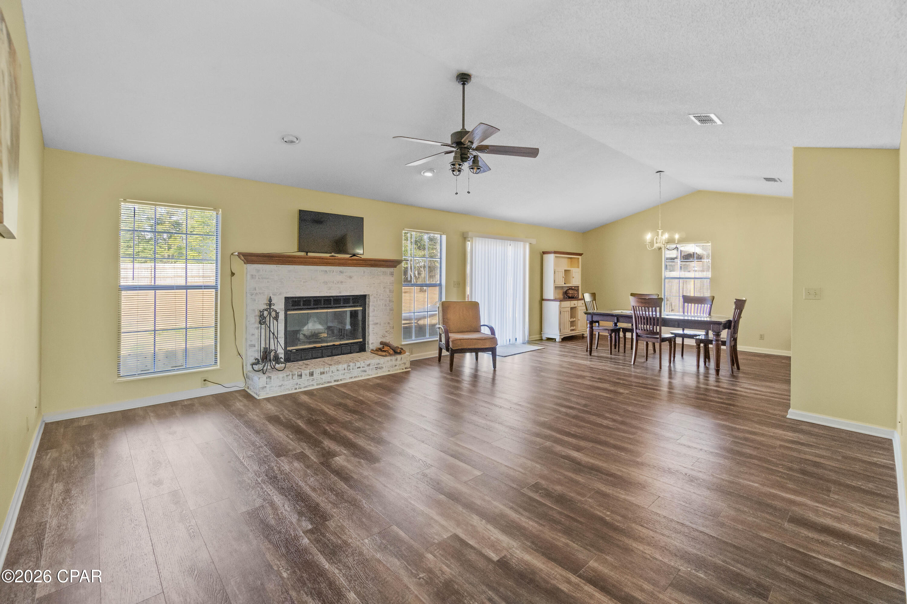 5227 Woodgate Way Marianna, FL 32446 - Photo 5 of 39