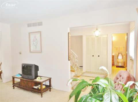 5393 East Potter Road Flint, MI 48506 - Photo 19 of 27 20390245-19.JPG