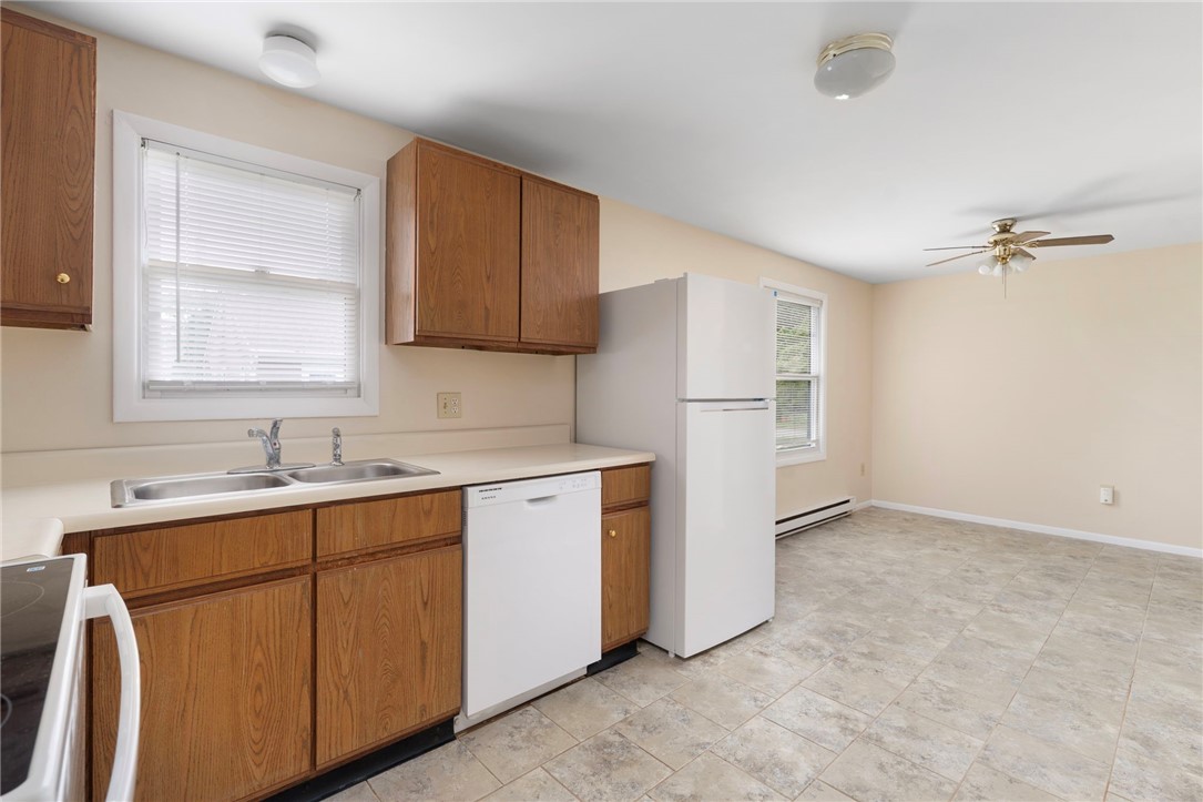 28 Elmer Avenue Warwick, RI 02886 - Photo 10 of 17