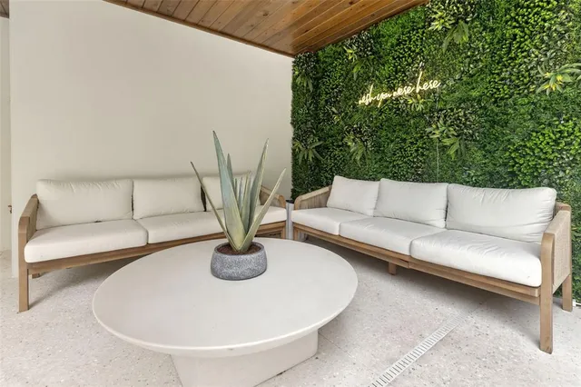 $4,850,000 | 415 North Bay Boulevard, Anna Maria, FL 34216