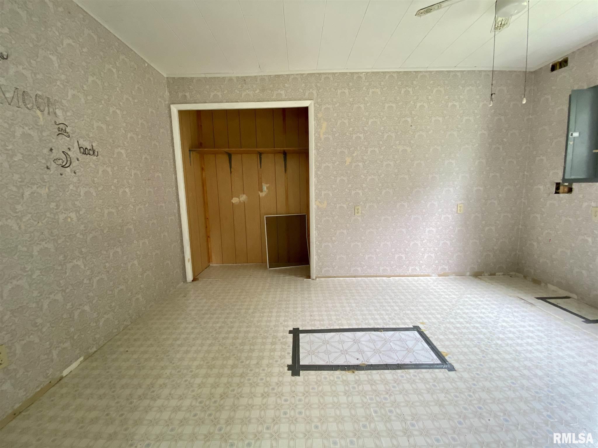 140 North Street Simpson, IL 62985 - Photo 8 of 12 Gallery Image 8