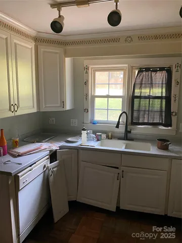 $280,000 | 910 Parham Street, Henderson, NC 27536