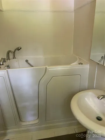 $280,000 | 910 Parham Street, Henderson, NC 27536