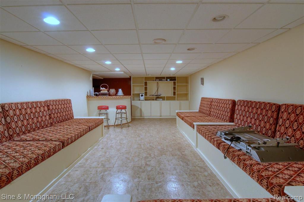 1536 Cook Road Grosse Pointe Woods, MI 48236 - Photo 22 of 39