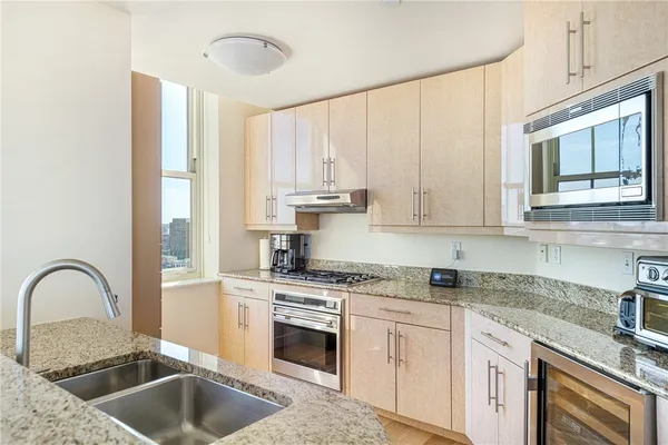 $1,495,000 | 1 West Exchange Street, Unit 1807, Providence, RI 02903