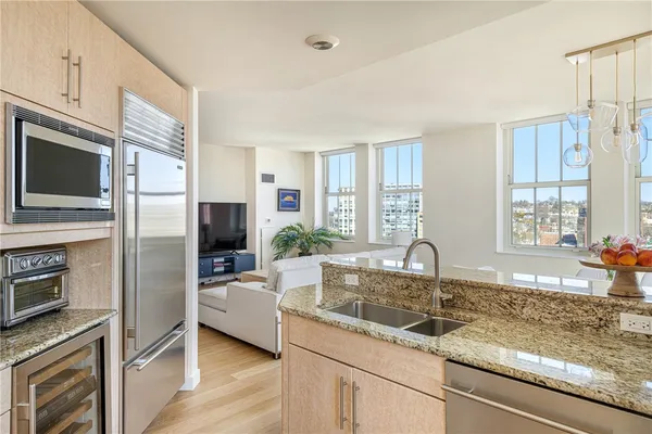 $1,495,000 | 1 West Exchange Street, Unit 1807, Providence, RI 02903