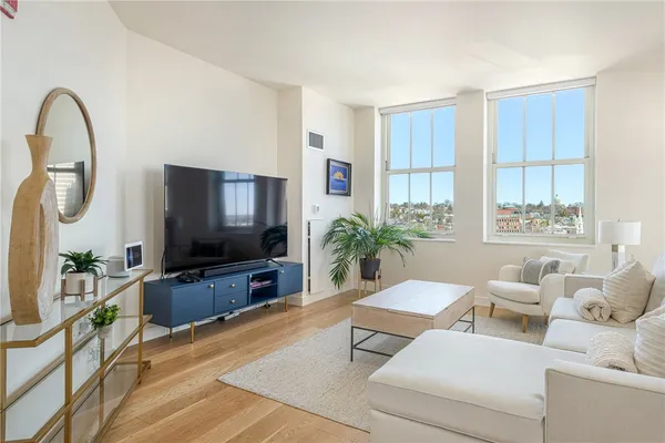 $1,495,000 | 1 West Exchange Street, Unit 1807, Providence, RI 02903