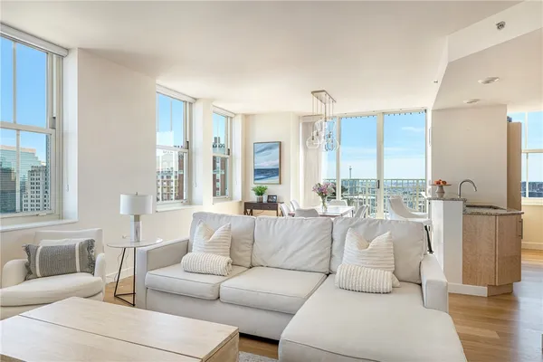 $1,495,000 | 1 West Exchange Street, Unit 1807, Providence, RI 02903