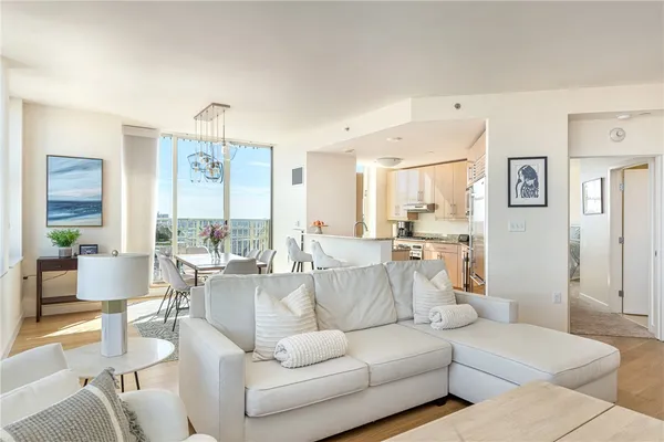 $1,495,000 | 1 West Exchange Street, Unit 1807, Providence, RI 02903