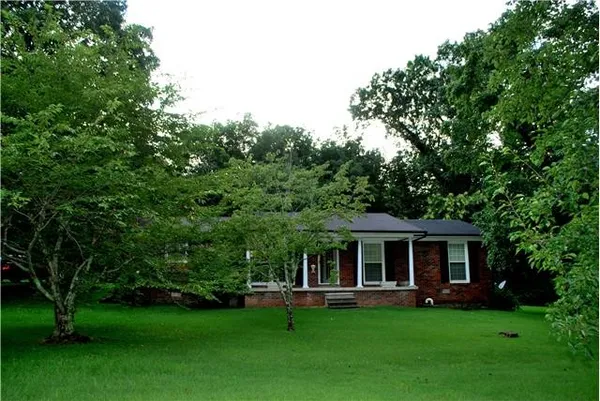 $219,000 | 1106 Rainbow Circle, Westmoreland, TN 37186