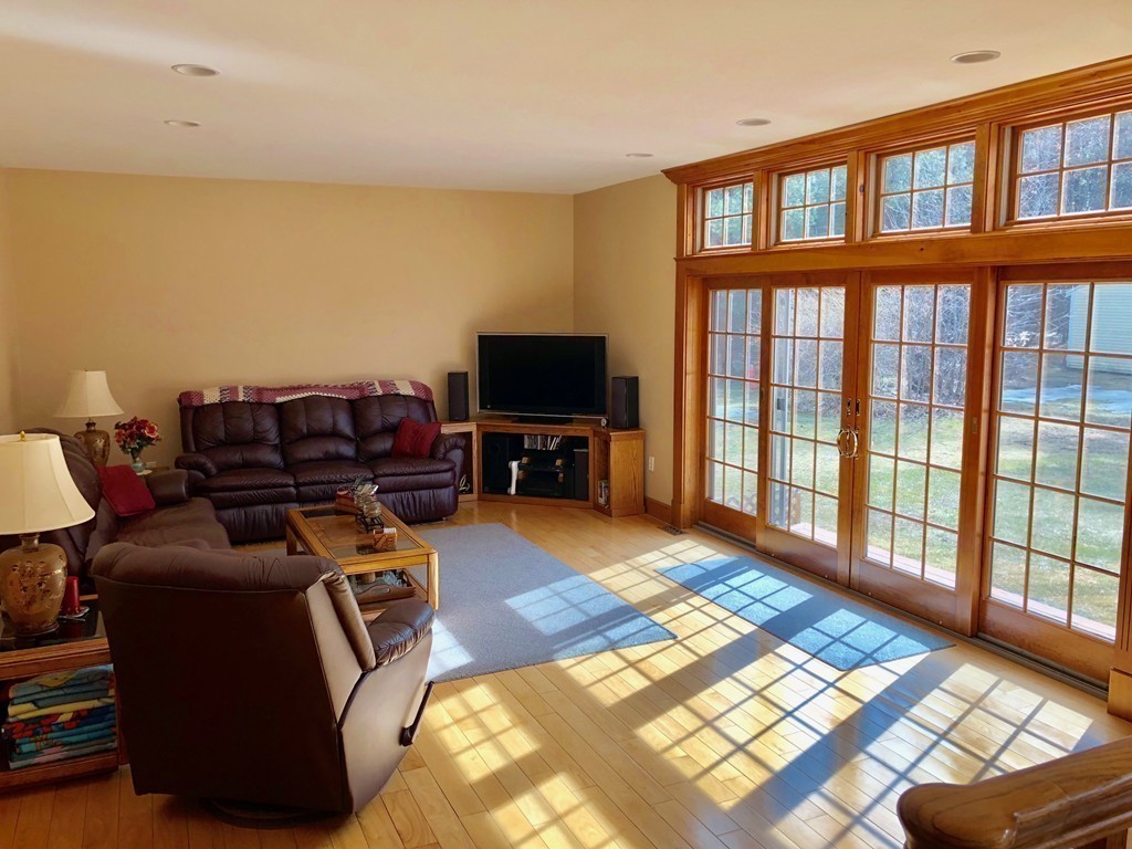 114 Mulpus Road Lunenburg, MA 01462 - Photo 10 of 30